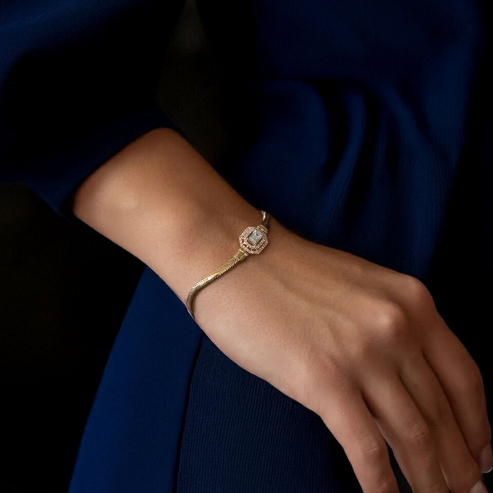 14 Ayar Altın Taşlı Balık Sırtı Baget Bileklik